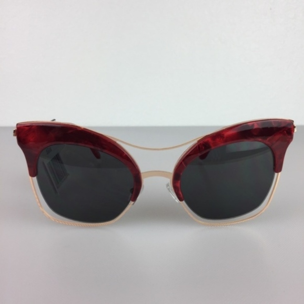 NWT Perverse Fabulosa Sunglasses OS